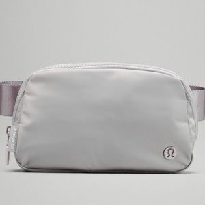 NWT Lululemon Everywhere Belt Bag Silver Drop SILD